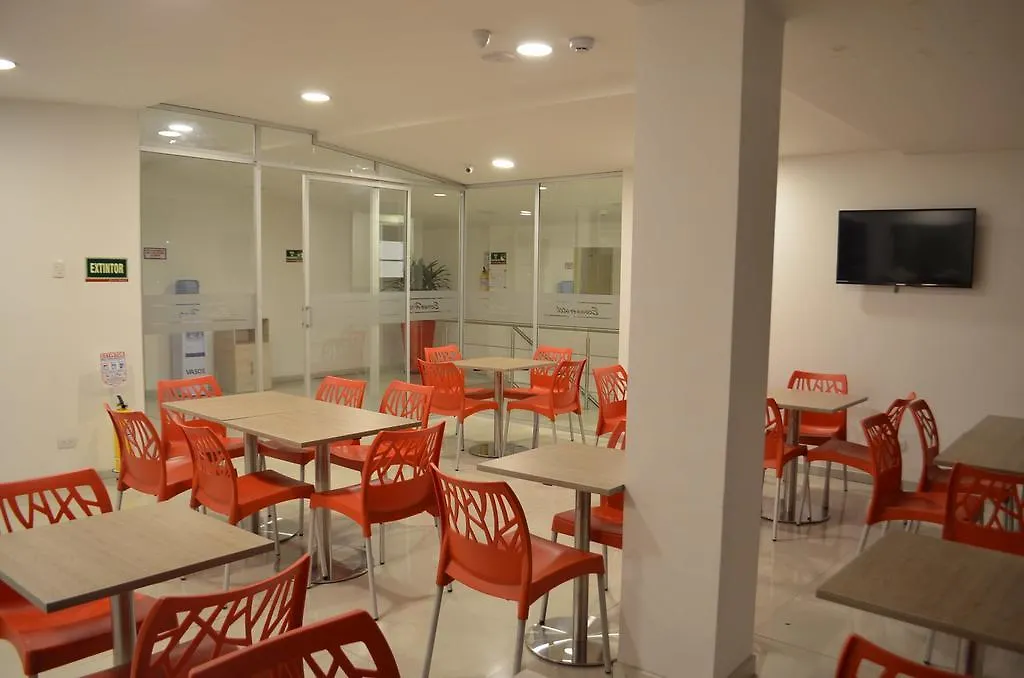 Econohotel Bogotá 3*,